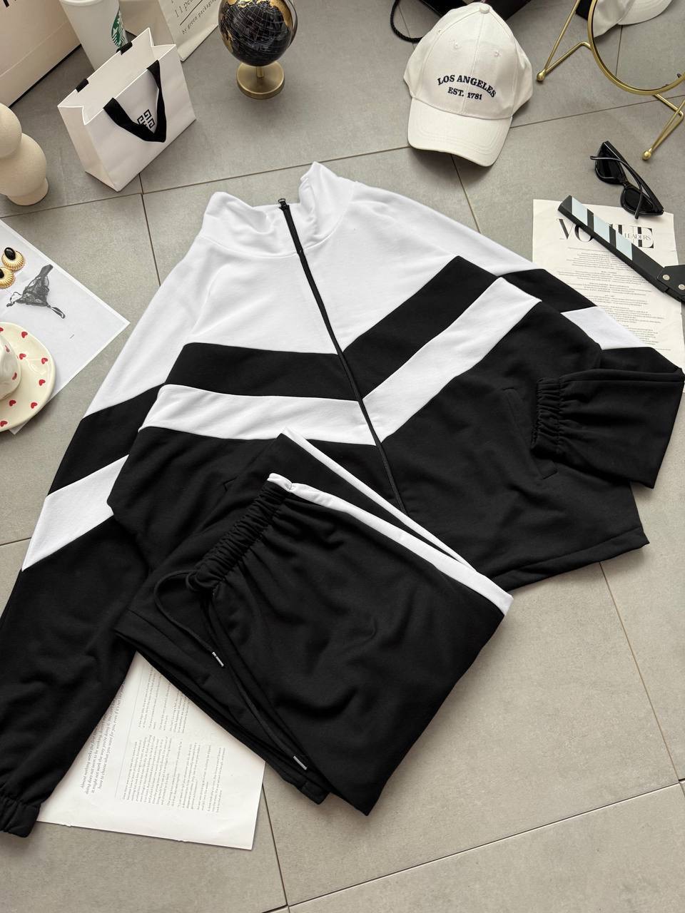 1950-chornyy1.jpg Жіночий спортивний костюм Oversize із двохнитки