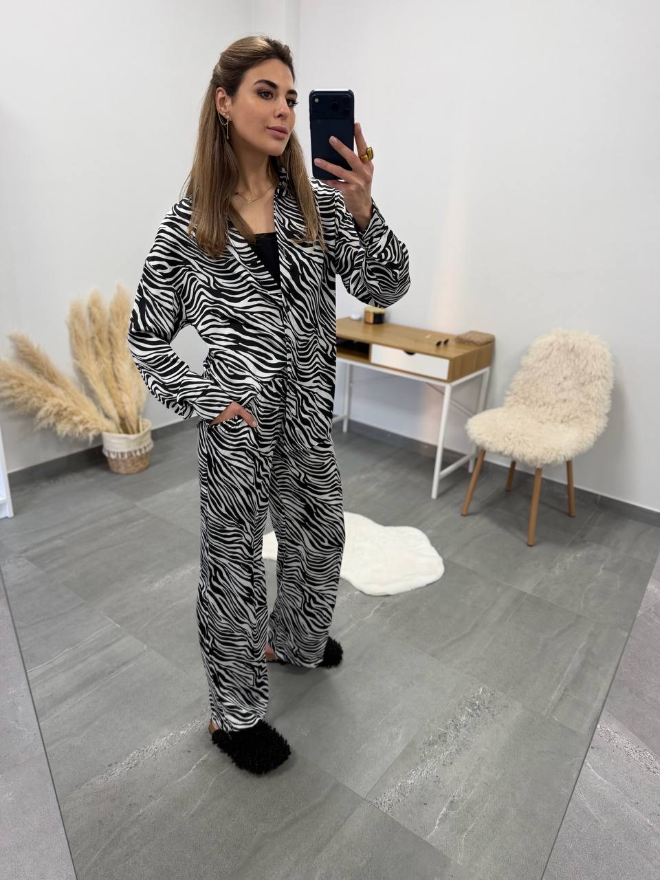4185-zebra.jpg Жіночий шовковий костюм із принтом Zebra