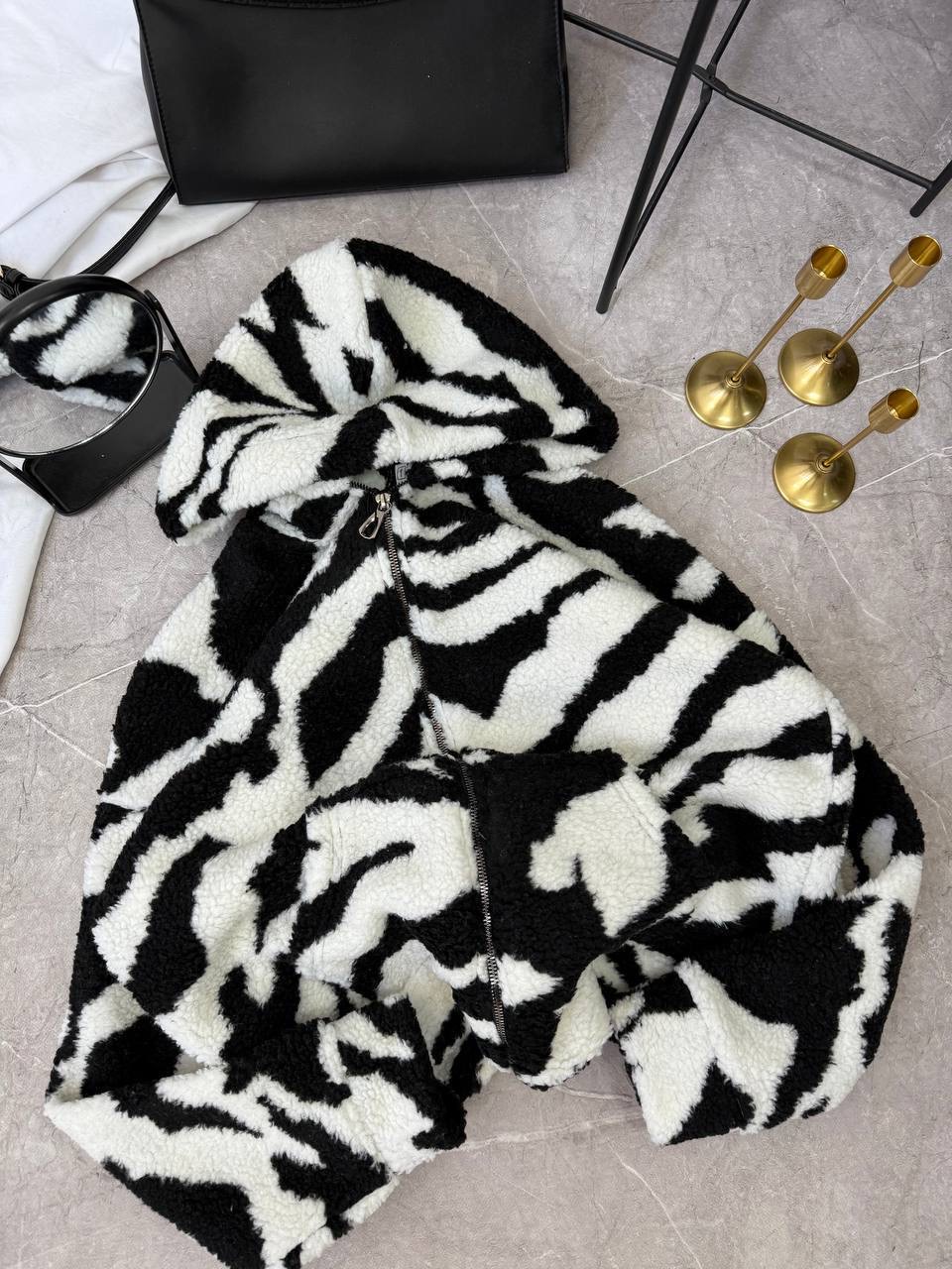 1867-zebra.jpg Жіноча тепла зіпка з Teddy на трикотажній основі